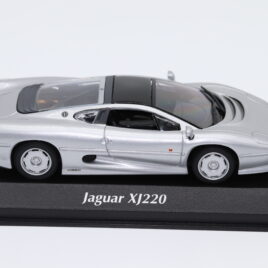 MINICHAMPS MAXICHAMPS 1.43 Jaguar XJ220 1991  Silver colour  ( 940 102221 )
