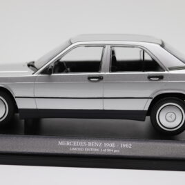 MINICHAMPS 1.18 Mercedes Benz 1982 190E W201 Silver colour (155 037004 )