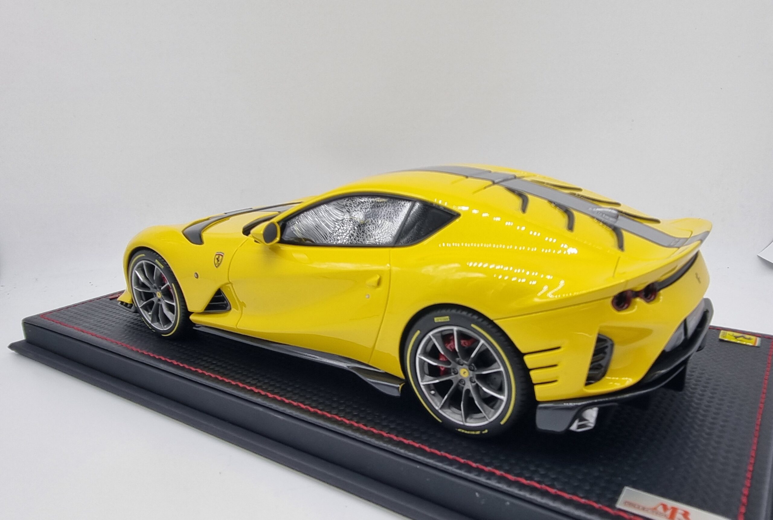MR COLLECTION 1.18 Ferrari 812 Competizone Giallo Tristrato yellow with ...