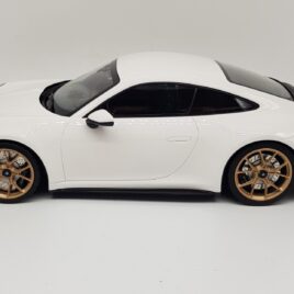 Minichamps 1.18 Porsche 911 992 GT3 Touring 2022 White colour / gold wheels ( 117 069022 )