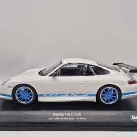 Minichamps 1.18 Porsche 911 996 GT3 RS 2002  White with blue( 155 062021 )