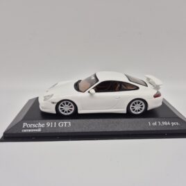 Minichamps 1.43 Porsche 911 GT3 ( 996 ) 2003  White colour ( 400 062022 )