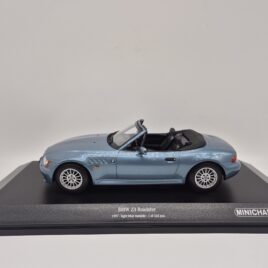 Minichamps 1.18 BMW Z3 Roadster 1997 Light Blue Metallic colour ( 155 024130 )