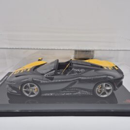 MR Collection 1.18 Ferrari Daytona SP3 Giallo Modena / Shiny Carbon ( FE036SE6 )